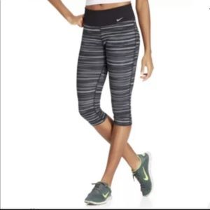 Nike Advantage Dri-Fit Space-Dye Printed Capri Leggings
